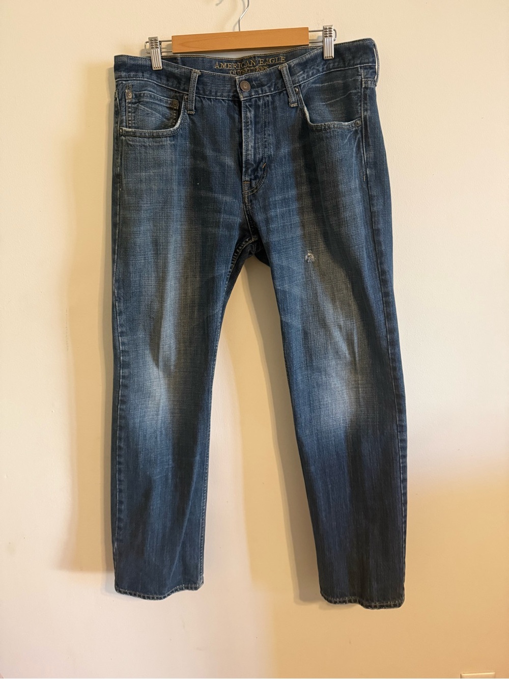 American Eagle Outfitters Men’s Distressed Dark Blue Straight Jeans
